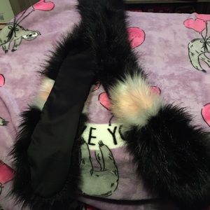 Black blush and grey faux fur scarf